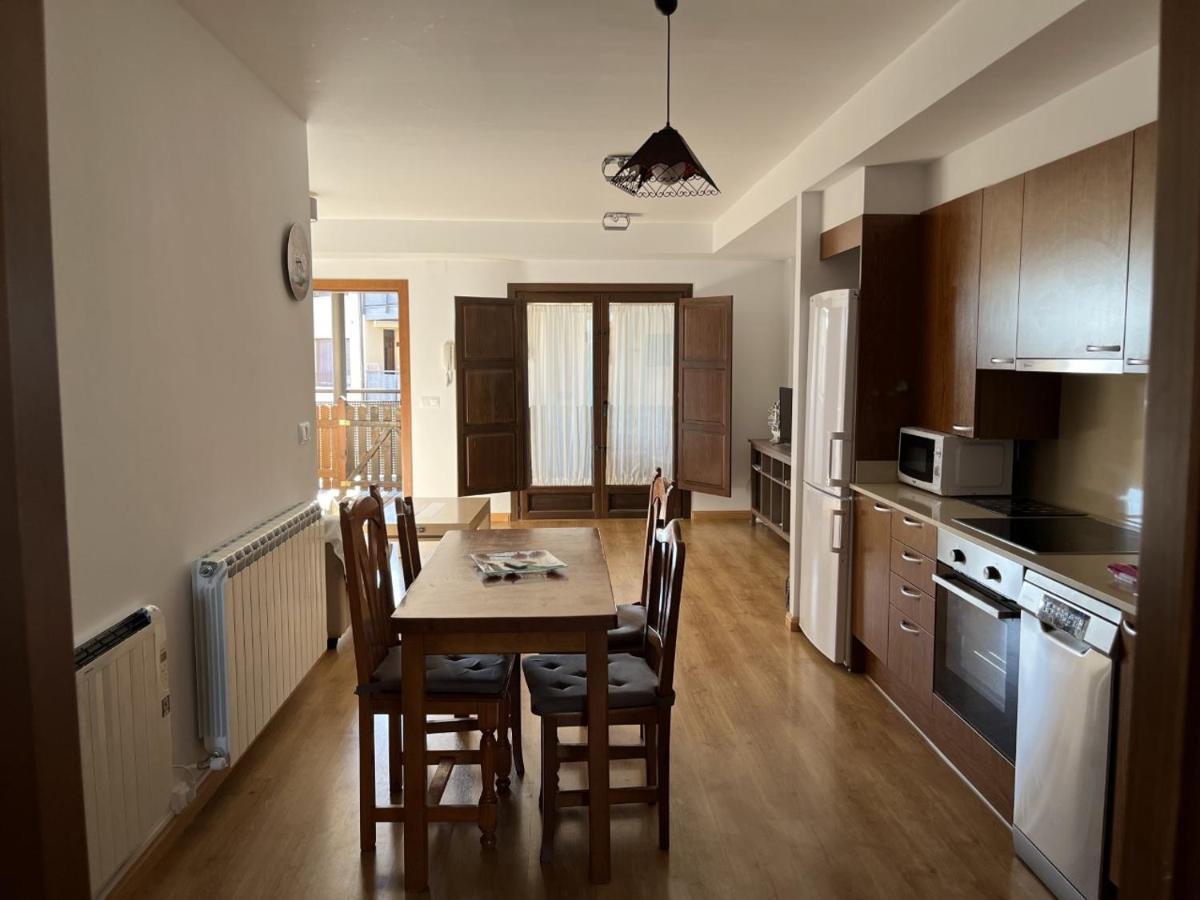 Apartamentos Turisticos Rio Gallego Fontellas  Екстер'єр фото
