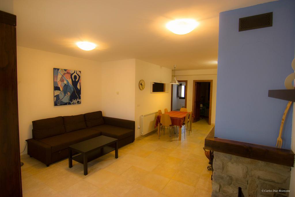 Apartamentos Turisticos Rio Gallego Fontellas  Екстер'єр фото
